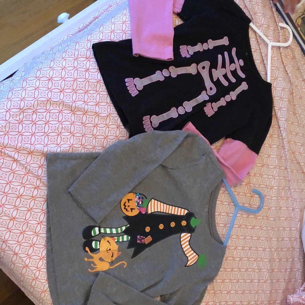 2 Halloween tops 👻